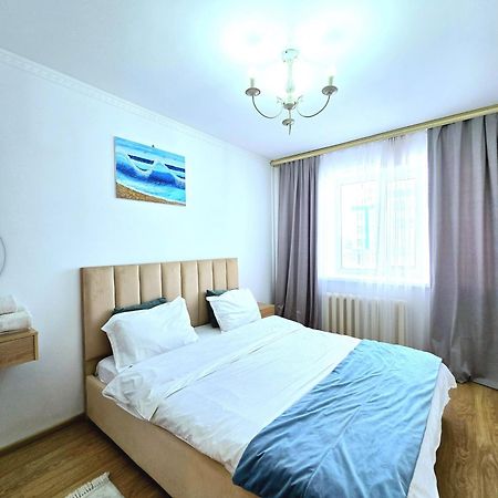 Двухкомнатная "Аэропорт Астана" Apartamento Exterior foto