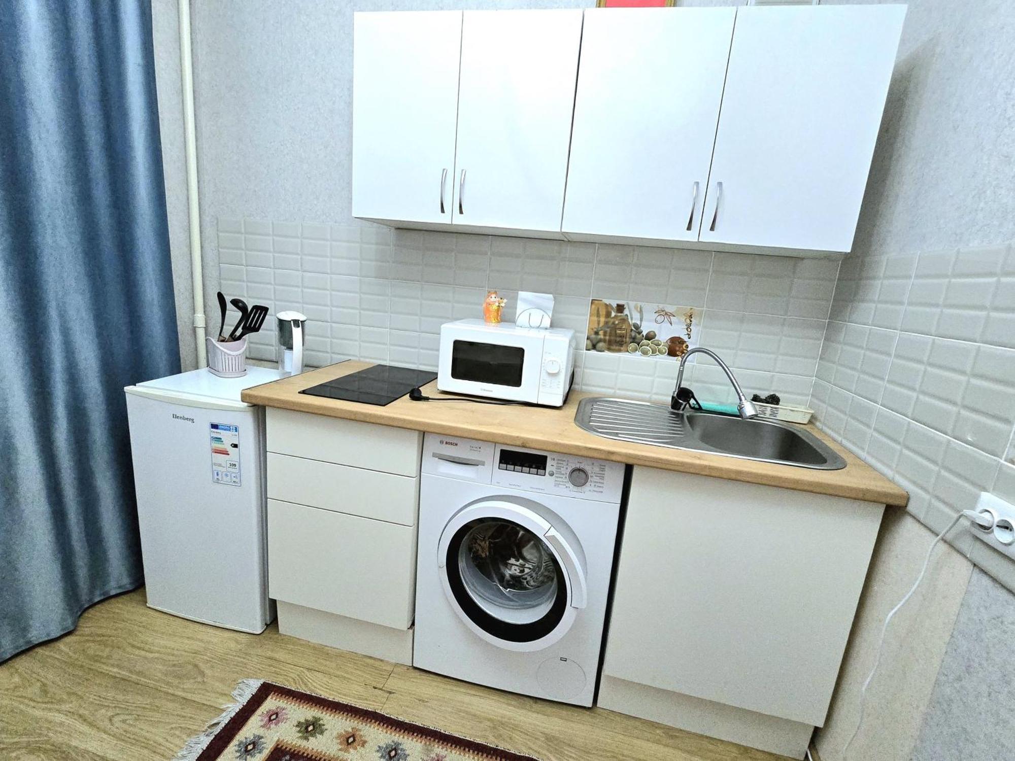 Двухкомнатная "Аэропорт Астана" Apartamento Exterior foto