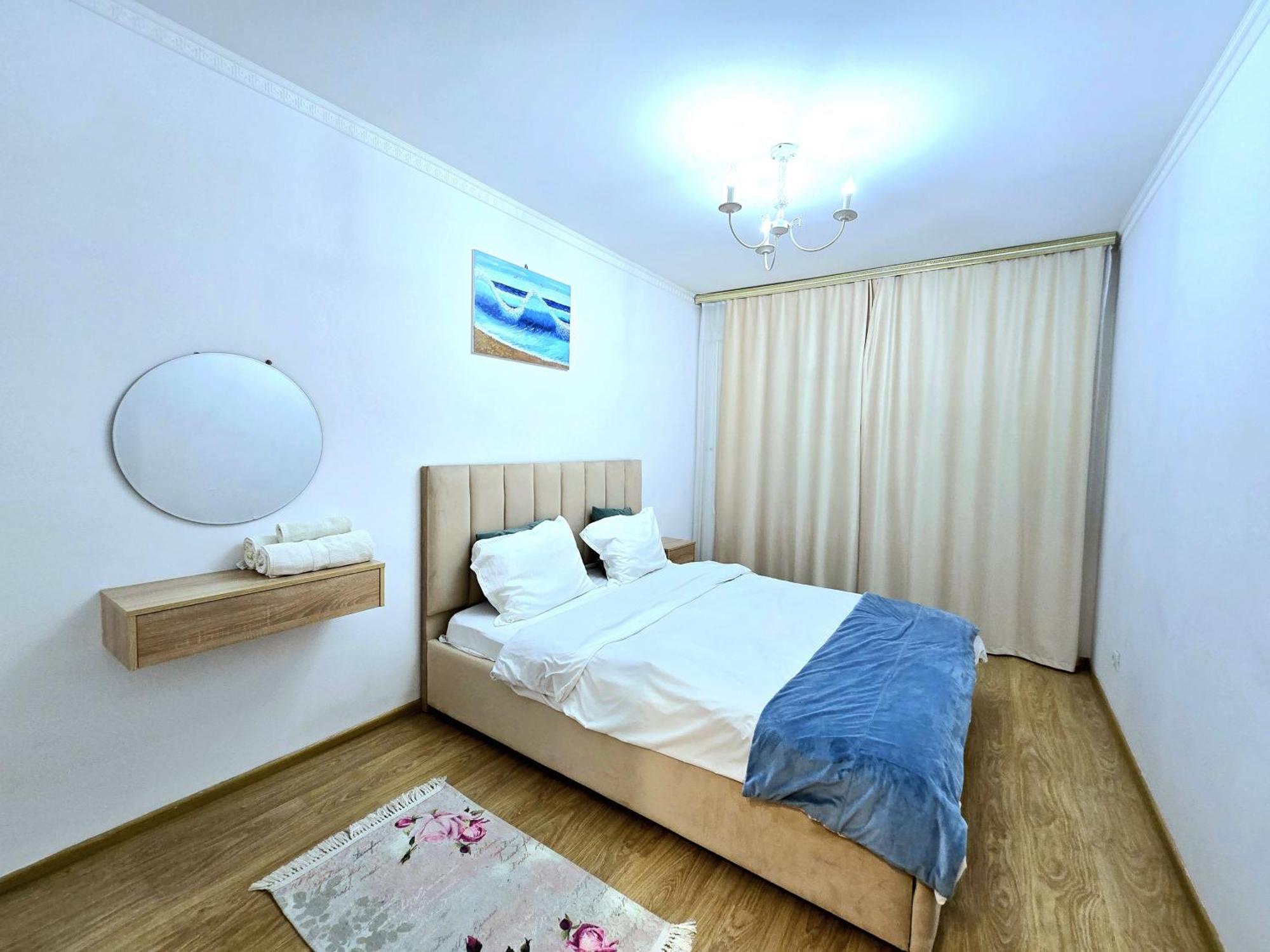 Двухкомнатная "Аэропорт Астана" Apartamento Exterior foto