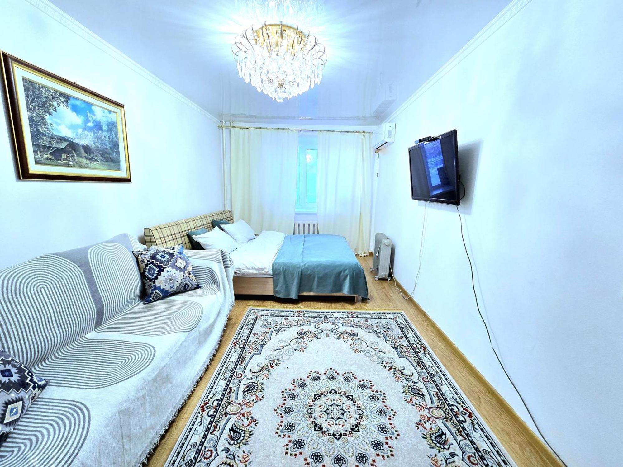 Двухкомнатная "Аэропорт Астана" Apartamento Exterior foto